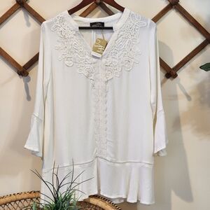 Suzanne Betro Tunic Blouse Cream White Medium NWT Crochet Lace Boho Bell Sleeve